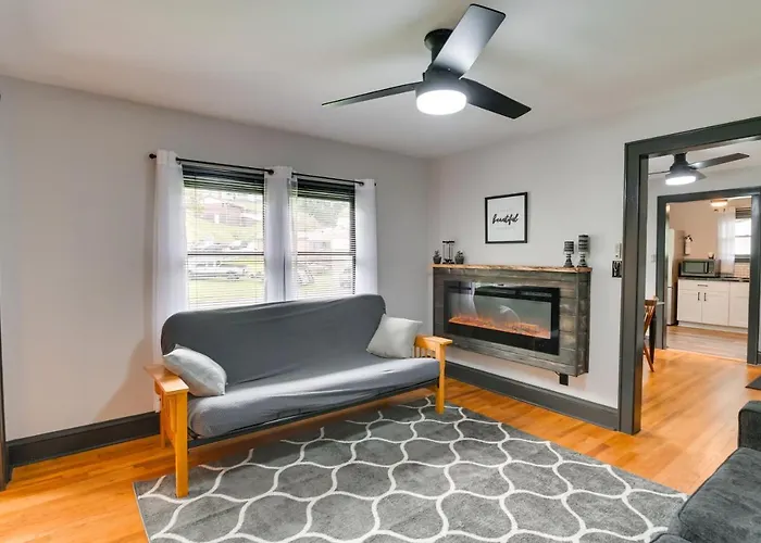 Mullens Home - Close To Hatfield-Mccoy Trailhead!